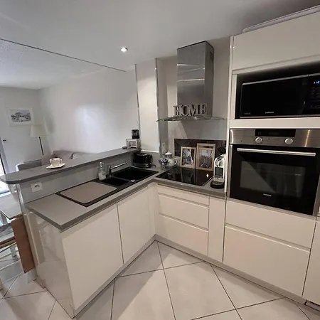 Villa 2 Avec Climatisation Et Jardin, à 400m De La - Les Issambres - Fr-1-768-72